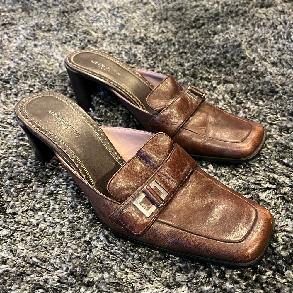 🤎LIZ CLAIBORNE BROWN LEATHER MULES WITH KITTEN HEEL SIZE 8.5🤎